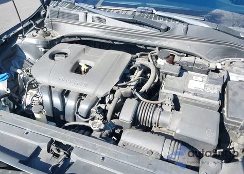 2020 Kia Forte Lxs z USA, uszkodzony, nr VIN 3KPF24AD2LE174872